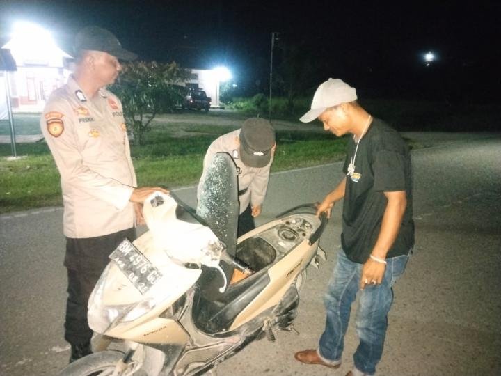 Polsek Keritang Gelar Razia Sajam dan Narkoba di Jalanan