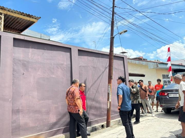 Tiang Provider Ditanam di Parit, Komisi I DPRD Pekanbaru: Parah!