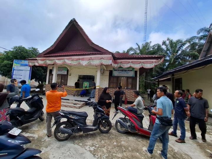 Penjaga Kampung Dosan Bersimbah Darah Usai Pertahankan Kantor dari Aksi Maling Brutal