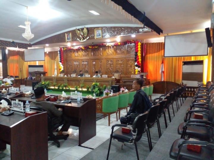 Bupati dan Pejabat Kuansing Absen Lagi di Paripurna Jawaban Pemerintah