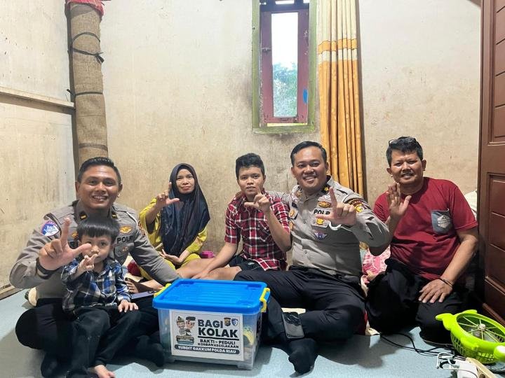 Ditlantas Polda Riau Gelar Program “Bagi Kolak”, Sentuh Hati Korban Kecelakaan