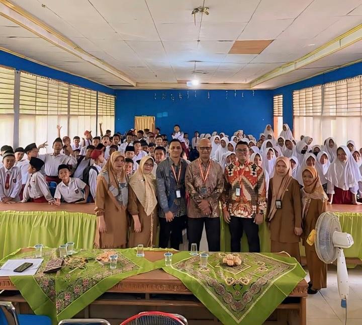 BNI Wilayah 02 Kantor Cabang Solok Gelar Program Satu Rekening Satu Pelajar di SMPN 3 Solok Selatan