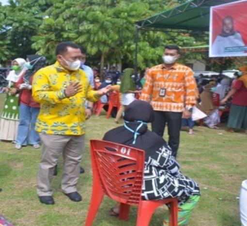 OJK Riau Inisiasi Vaksinasi Massal di  Desa Suka Mulya Kampar