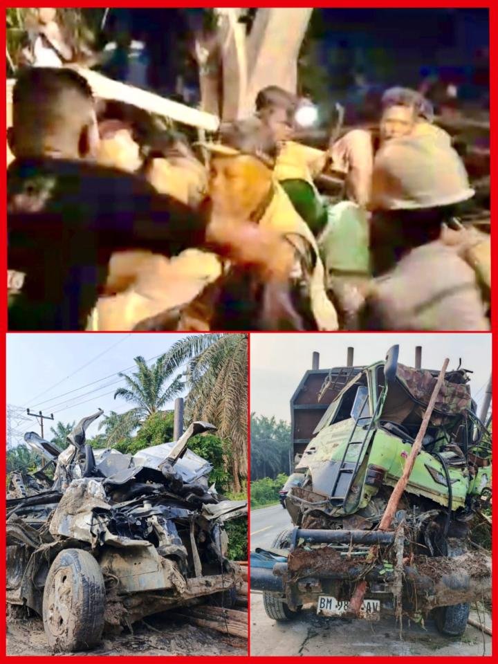 Truk Tak Sanggup Menanjak, 5 Penumpang Mobil Travel Tewas Tertimpa Kayu Balak dan 3 Luka-luka