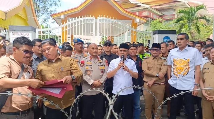 AMMP Gelar Demo di DPRD Riau Tolak Relokasi Penertiban TNTN, Sindir Korporasi dan Cukong