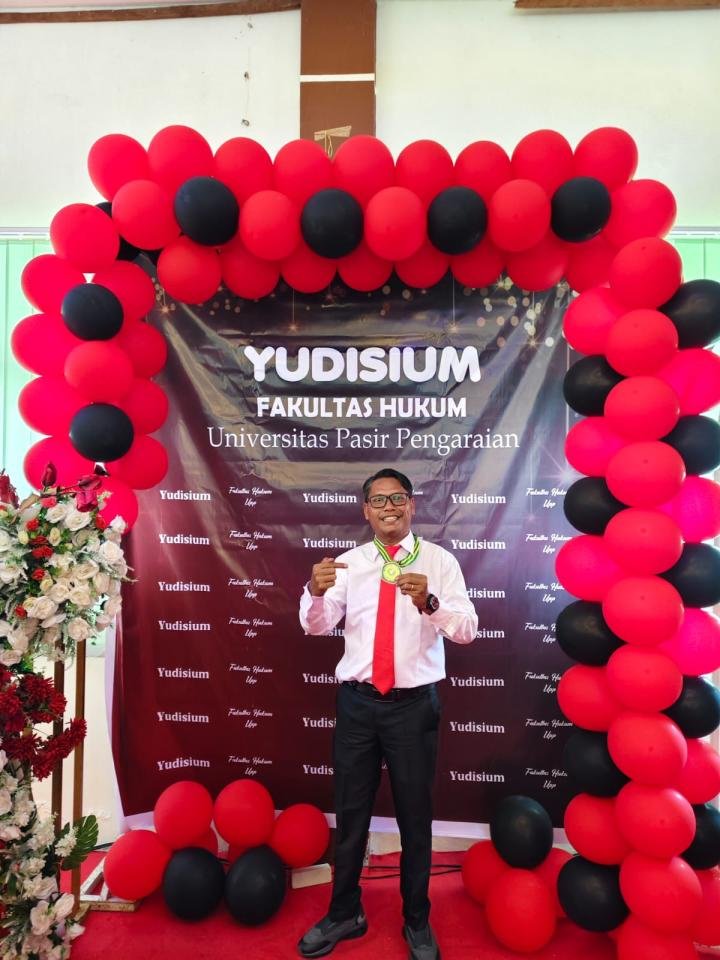 Paber Siahaan: Dari Loper Koran, Direktur Media hingga Sandang Gelar Sarjana