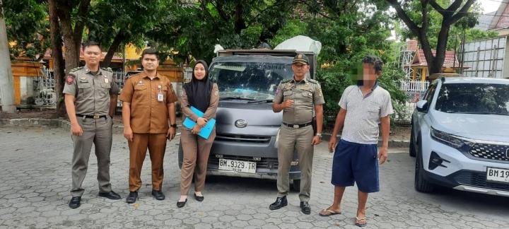 Nekat Beroperasi, Angkutan Sampah Mandiri Digelandang ke Kantor Satpol PP