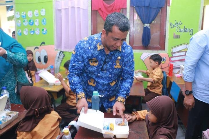 Tahap Awal Makan Bergizi Gratis Sasar 11 Sekolah di Pekanbaru 