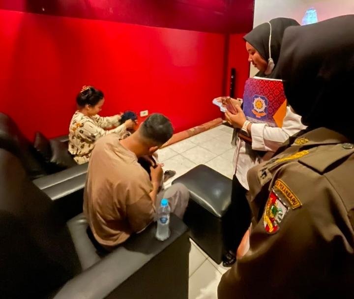 Razia Bioskop Mini, Satpol PP Pekanbaru Angkut 5 Pasang Muda Mudi
