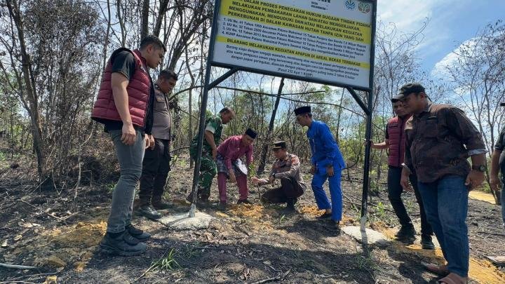 Komitmen Jaga Alam, Polresta dan Forkopimda Pasang Plang Peringatan Karhutla dan Tanam Pohon