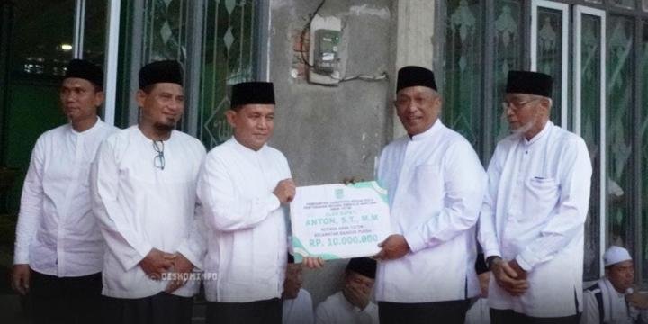 Safari Ramadan di Bangun Purba, Bupati Anton Salurkan Bantuan dan Serap Aspirasi Warga
