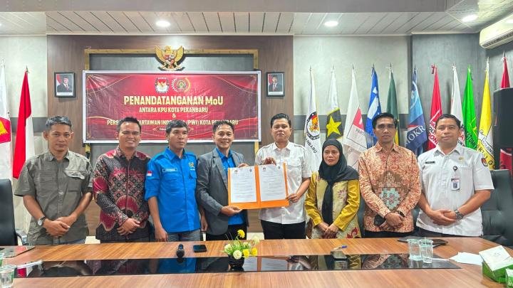 PWI dan KPU Pekanbaru Teken MoU, Perkuat Tugas dan Fungsi Kelembagaan