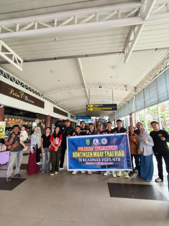 Atlet Muaythai Pekanbaru Terbang Ikuti Kejurnas di NTB, Siap Berlaga dan Bawa Pulang Emas