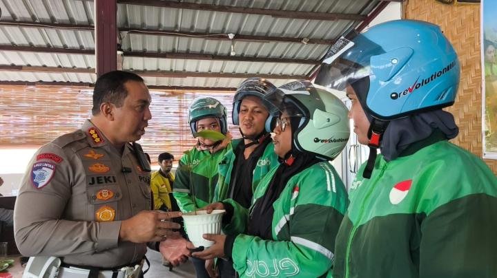 Dirlantas Polda Riau Edukasi Seratusan Komunitas Ojol Tekan Angka Kecelakaan