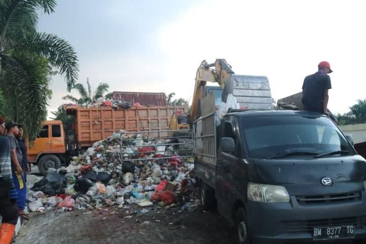 Sampah Tak Diangkut LPS, DLHK Imbau Lapor
