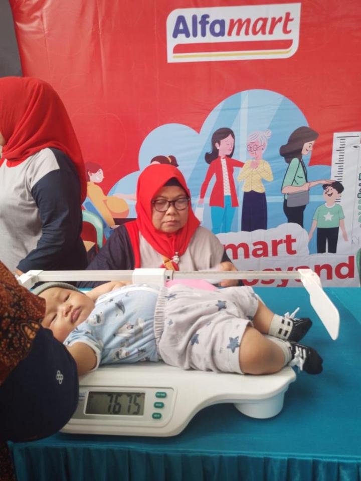 Spesial untuk Warga Kota Pekanbaru, Ada Gelaran Posyandu Alfamart
