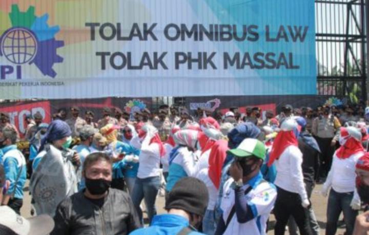 2 Juta Buruh Bergabung dalam Aksi Mogok Nasional Tolak Omnibus Law