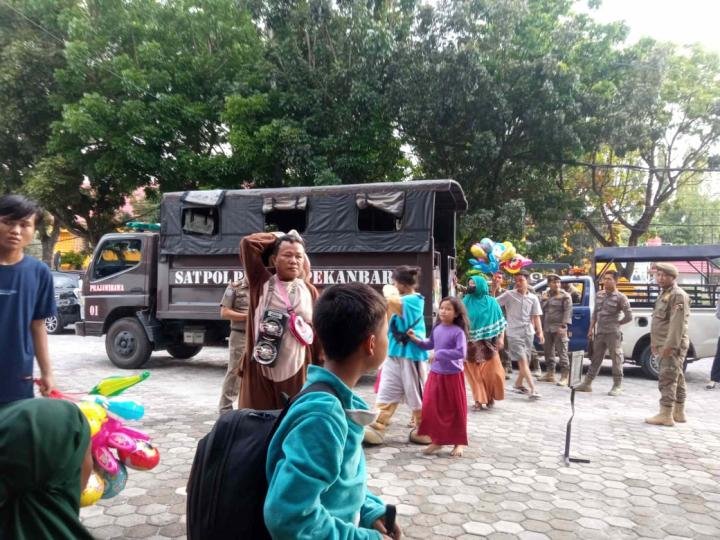 Ratusan Gepeng dan Manusia Silver Terjaring Tim Gabungan, Kerap Minta-minta di Jalan