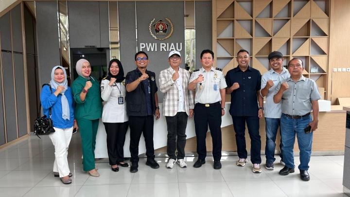 Bangun Kemitraan, Kanim Kelas I TPI Pekanbaru Sambangi PWI Riau