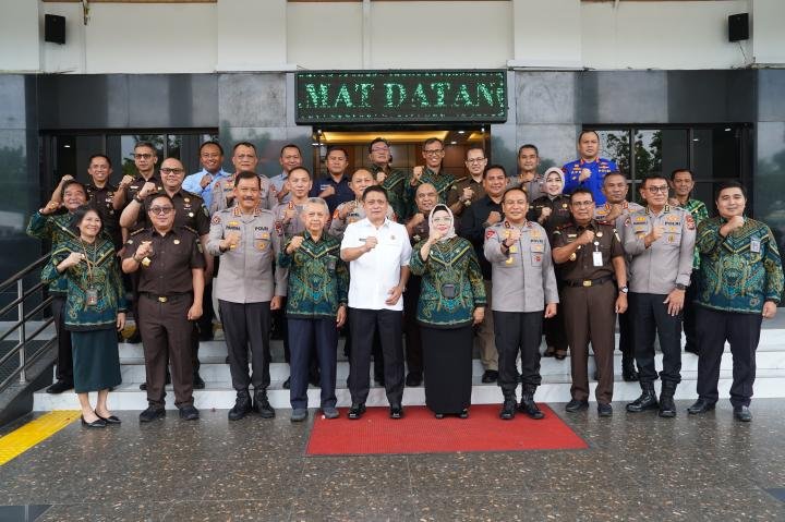 Perkuat Sinergitas, Kapolda Riau Hadiri Halalbihalal Mulai dari Kodam - Pengadilan Tinggi 