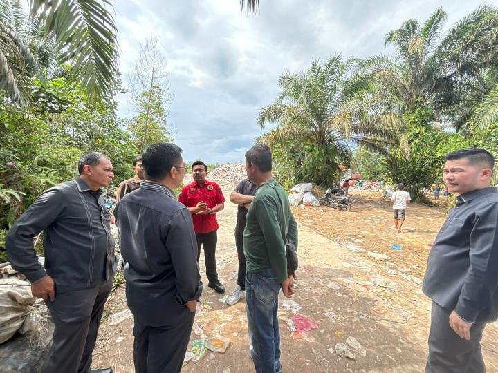 Diduga Ilegal dan Resahkan Masyarakat, Komisi IV DPRD Pekanbaru Sidak TPS di Jalan Siak 2