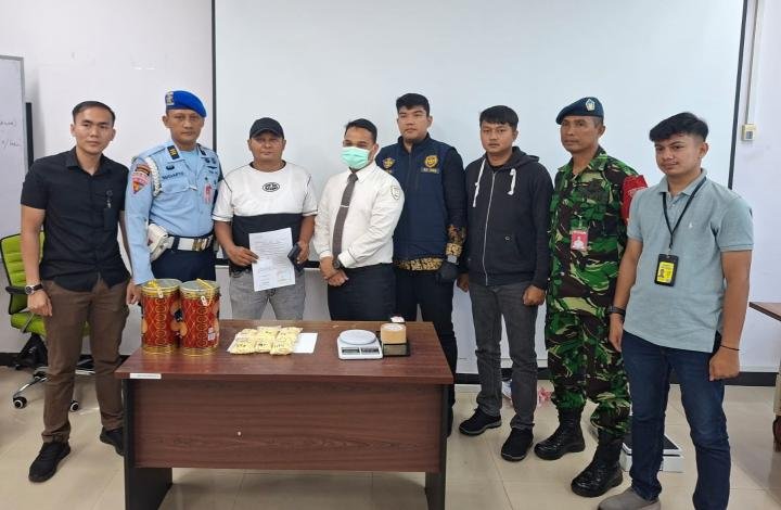 Lanud RSN Gagalkan Penyelundupan 1.969 Butir Ekstasi di Bandara SSK II