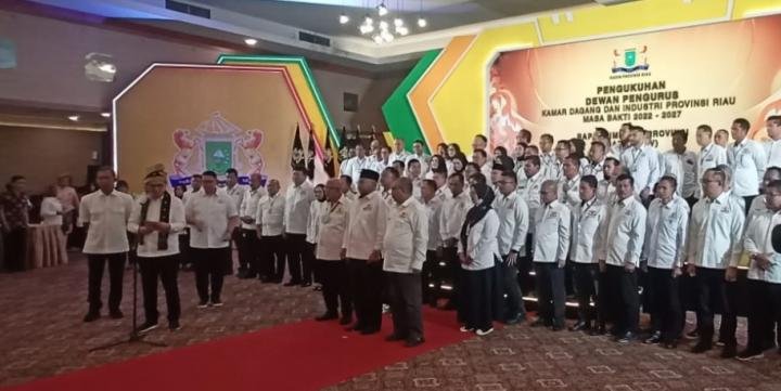 Kukuhkan Pengurus Kadin Riau, Ketua Umum Kadin Indonesia Sebut Fokus ke UMKM