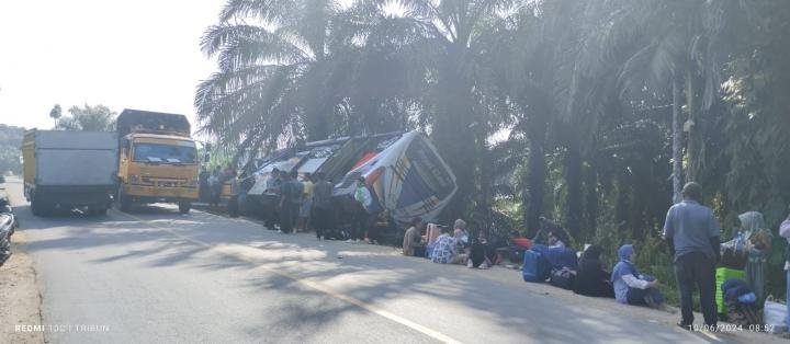 Kecelakaan Bus di Kuansing, Ibu Muda dan Bayinya Selamat Meski Sempat Tersungkur & Tertindih 
