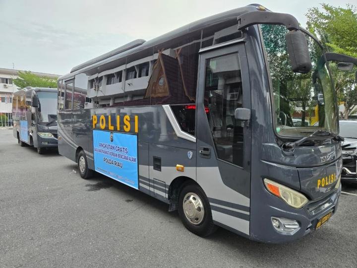 Polda Riau Sediakan Bus Gratis untuk Keluarga Korban Bencana di Sumbar