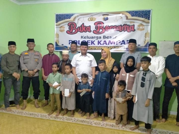Buka Puasa Bersama Anak Yatim, Kapolsek Kampar : Pererat Silaturahmi dan Berbagi Kebahagiaan