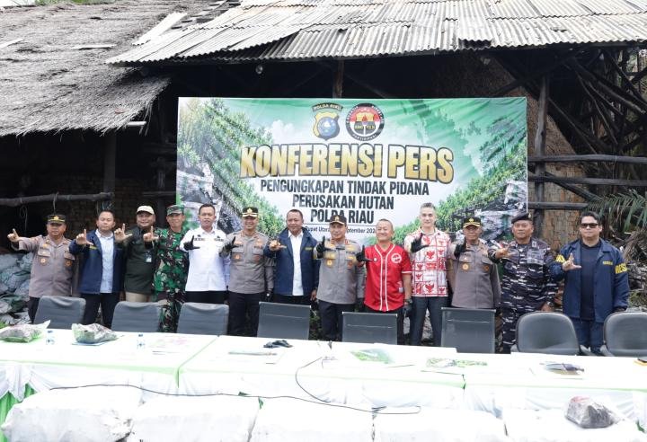 Polda Riau Ungkap Dugaan Penyelundupan 140 Ton Arang Bakau ke Malaysia