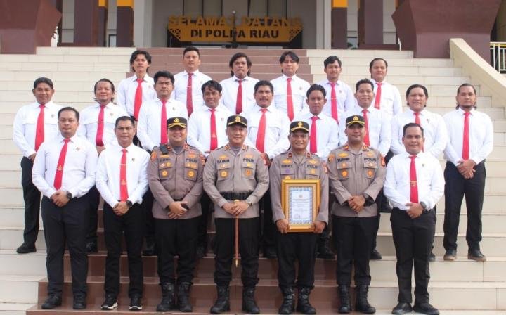 23 Personel Polres Rohil Terima Penghargaan dari Kapolda Riau, Berikut Daftarnya