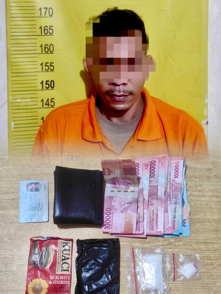 Polsek Langgam Tangkap Pemasok Narkoba, Selipkan Sabu Dibatang Sepeda Motor