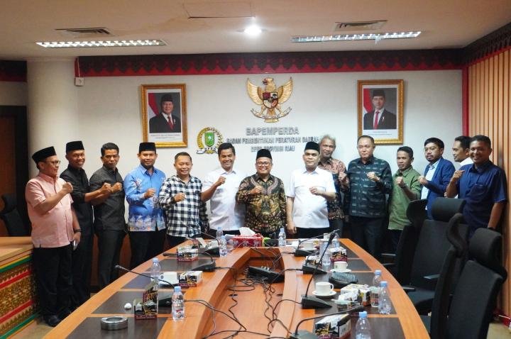 KPU Riau Audiensi DPRD, Bahas Penataan Dapil dan Alokasi Kursi 