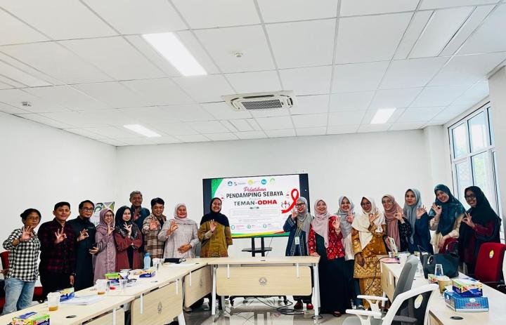 FK Unri Gandeng Relawan Pendamping Tangani Pengidap HIV-AIDS di Riau