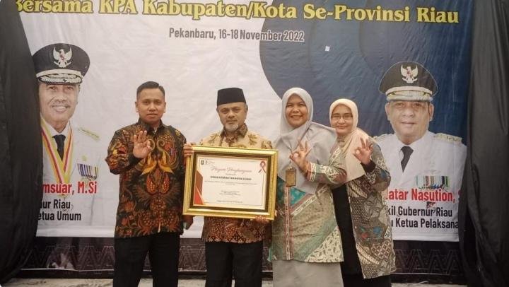 Pemko Dumai Raih Penghargaan SPM HIV