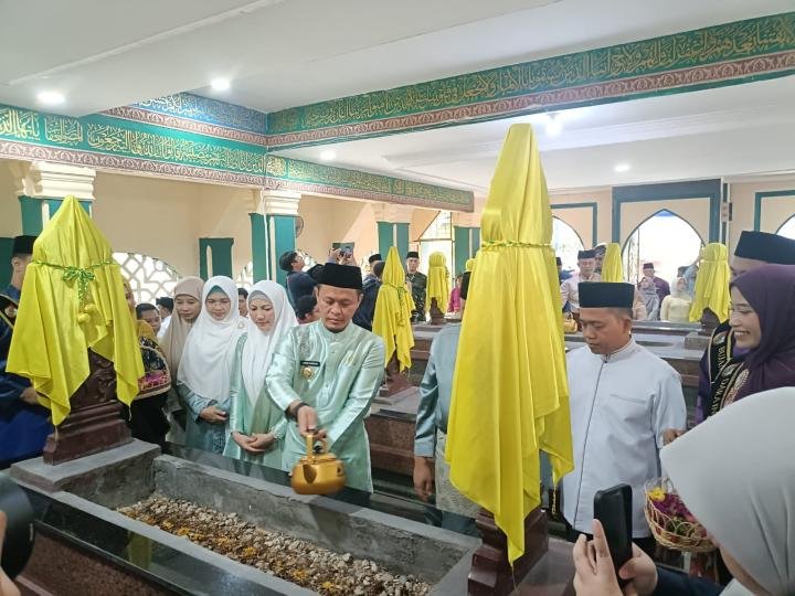 Ziarah ke Makam Pendiri Pekanbaru, Wako Agung: Jaga, Teruskan Pembangunan Seperti yang Dicita-citaka