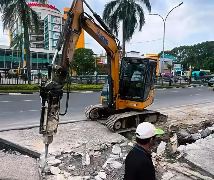Normalisasi Dimulai, Pemko Pekanbaru Gandeng Pemprov Atasi Banjir di Sudirman 