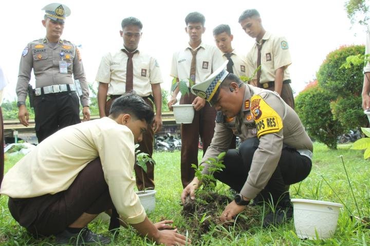 Selama Operasi Patuh, Siswa-siswi Bisa Dapatkan SIM Gratis dan Ini Syaratnya