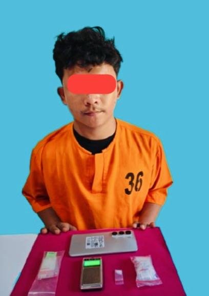 Tunggu Pembeli di Samping Kantor Golkar, Kurir Sabu Diciduk Polres Pelalawan 