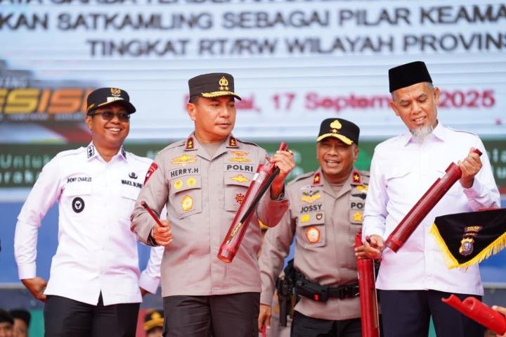 Kapolda Riau Resmikan Green Satkamling Pada Apel Akbar di Dumai: Memperkuat Habluminannas 
