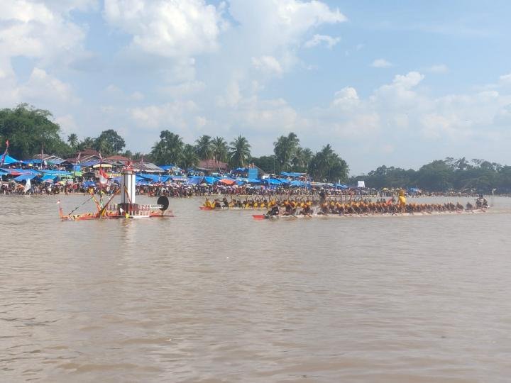 Hari Ke-3 Pacu Jalur Tepian Narosa, Legenda Pandan Baiduri Tumbang