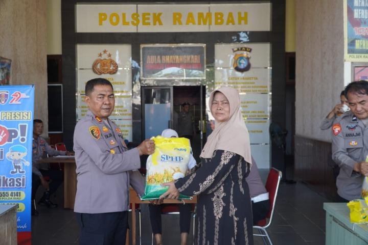 Polres Rohul Gelar Bazar Pangan Murah, 800 Karung Beras Ludes Dibeli Warga