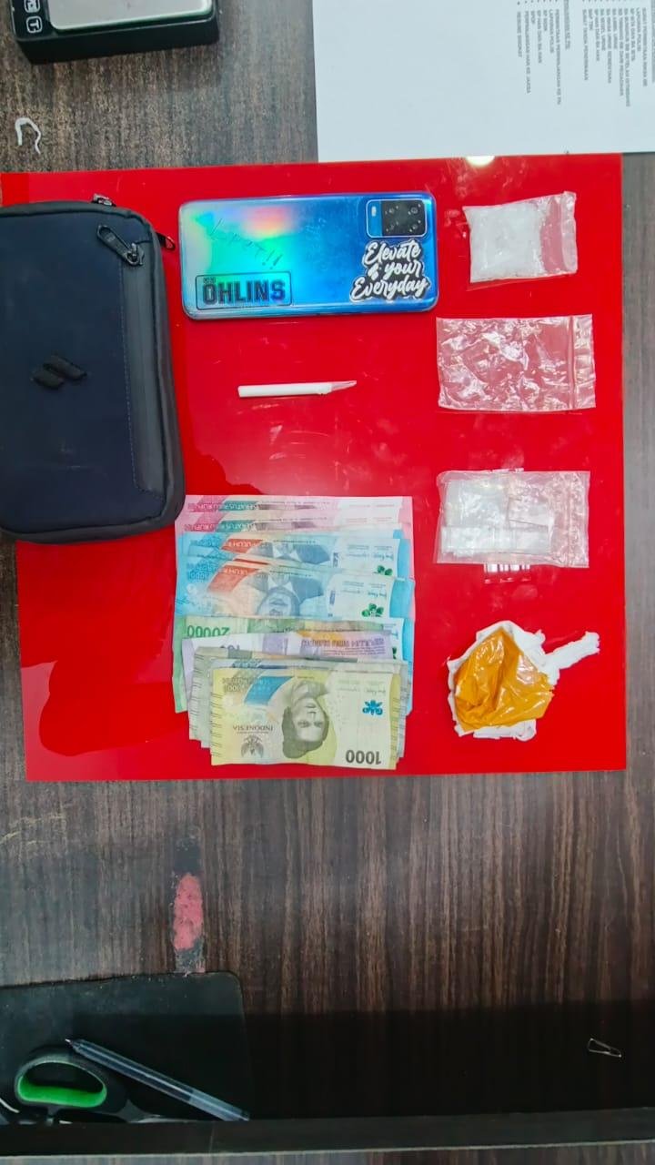 Satresnarkoba Polres Rohul Ciduk Pemuda Terduga Pengedar Sabu
