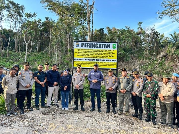 10 Rakit PETI dari Empat Kecamatan Dibakar, Kapolres dan Bupati Inhu: Tidak Akan Berkompromi