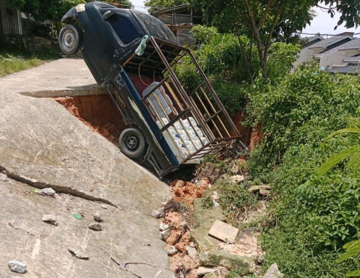 Jalan Istiqomah Amblas Digerus Air, Pemko Segera Lakukan Perbaikan 
