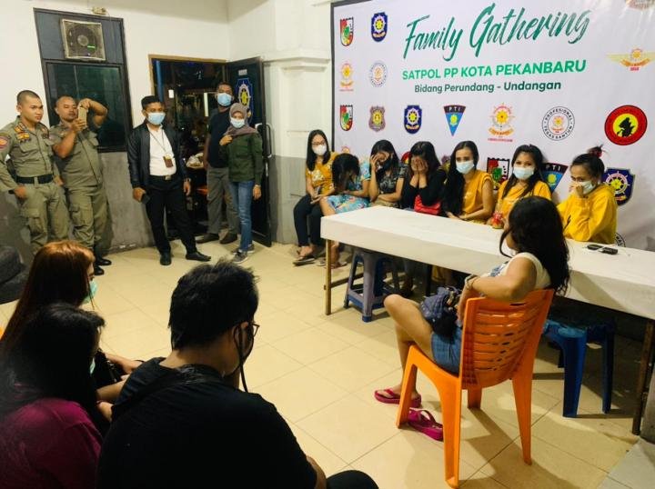 Gelar Razia di Jondul Lama, 10 Terapis Seksi Diangkut Satpol PP 
