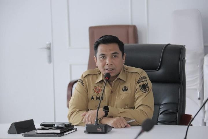 Pj Sekda Pekanbaru Minta Satpol PP Bongkar Tower Mikrosel Tak Berizin 