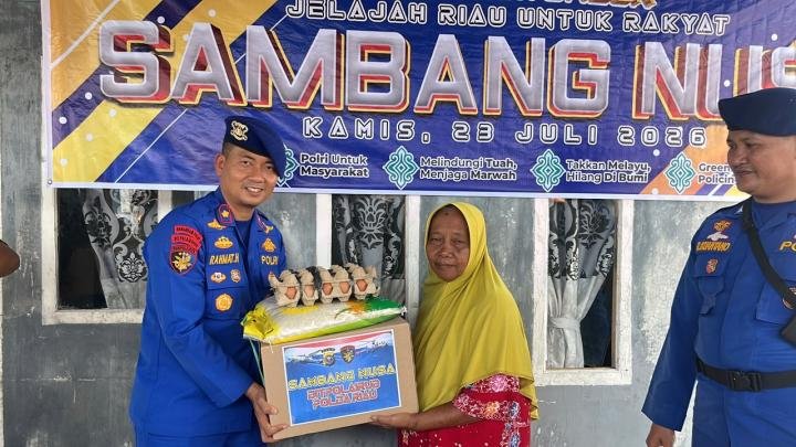 Ditpolairud Polda Riau Gelar Program Sambang Nusa di Panipahan Kota, Bagikan 60 Paket Sembako