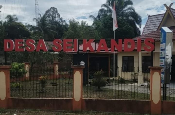 Kades Defenitif Diberhentikan Sementara, Bupati Rohul Tunjuk Edi Yasmon Plh Kades Sei Kandis